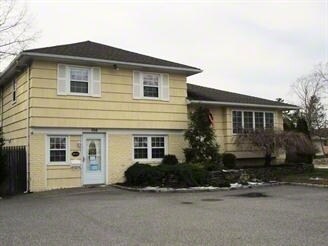 914 Oyster Bay Rd, East Norwich, NY for sale Primary Photo- Image 1 of 1