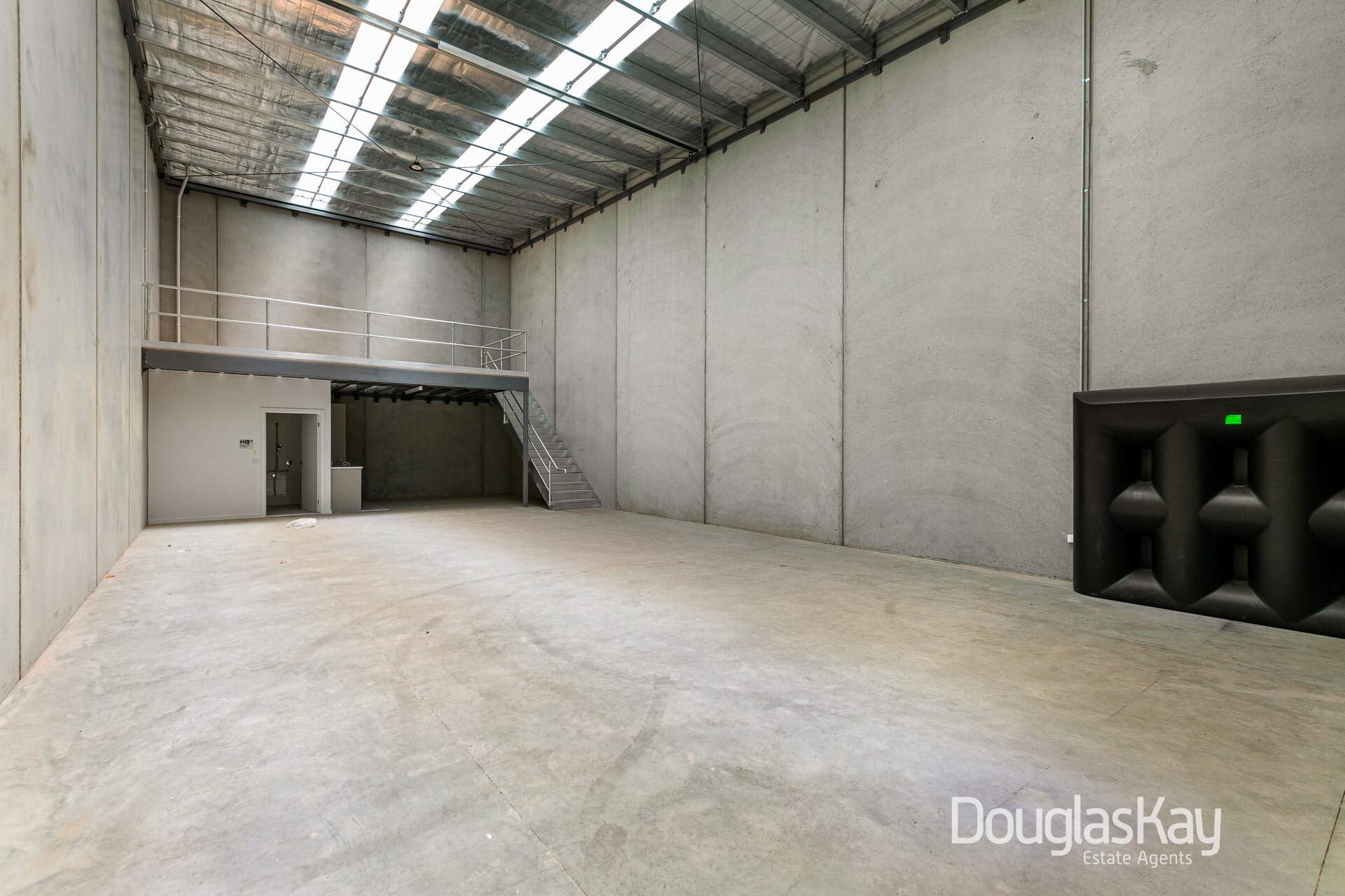 3 Greenstone Pl, Bundoora for lease Interior Photo- Image 1 of 4