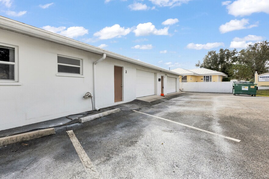 23263 Harborview Rd, Port Charlotte, FL for sale - Building Photo - Image 3 of 29