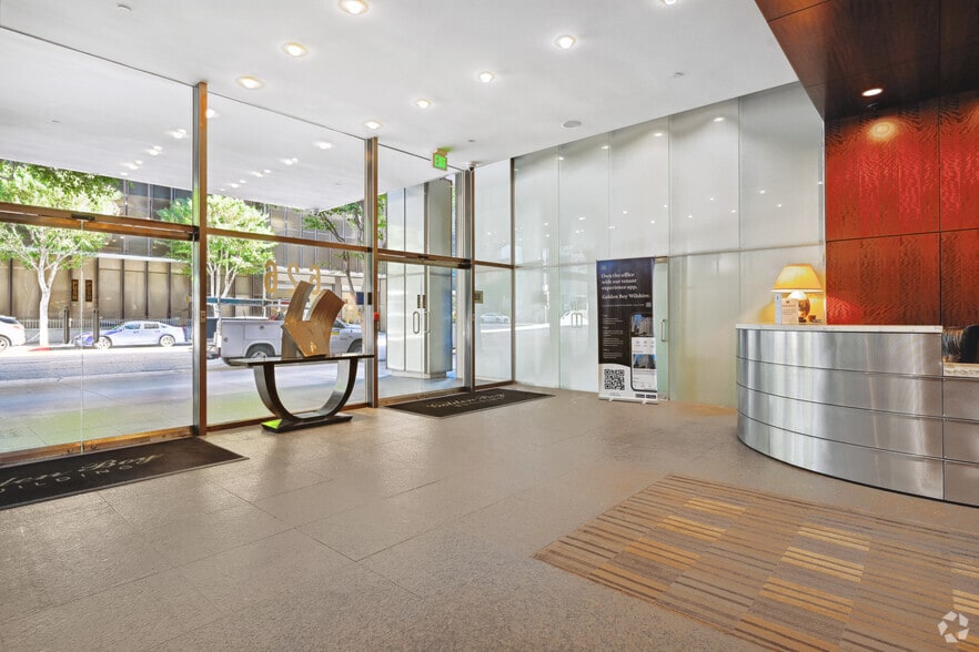 626 Wilshire Blvd, Los Angeles, CA for lease - Lobby - Image 2 of 26
