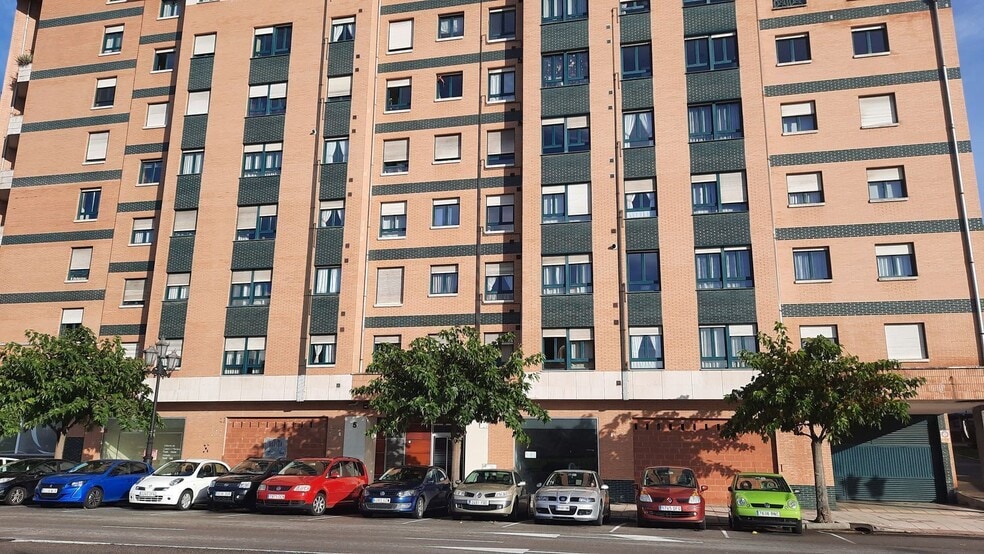 de Atenas, 5, Oviedo, Asturias for lease - Building Photo - Image 2 of 34