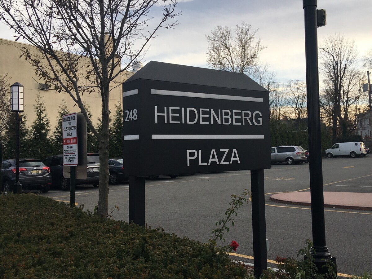 234270 Closter Dock Rd, Closter, NJ 07624