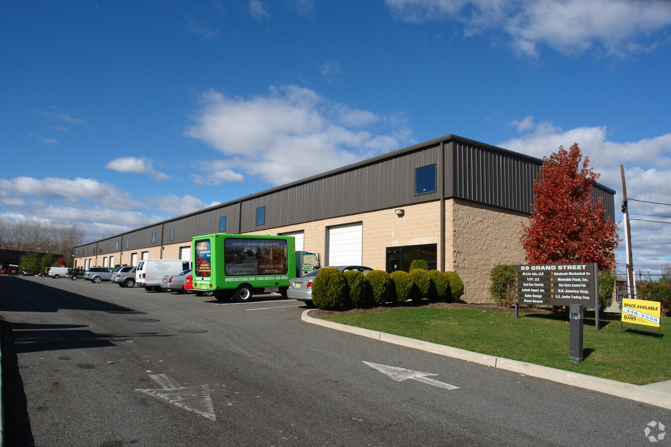 99 Grand St, Moonachie, NJ 07074