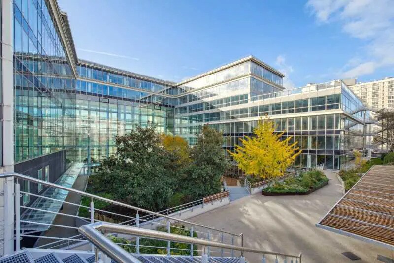 Office in Charenton-le-Pont for lease - Building Photo - Image 2 of 5