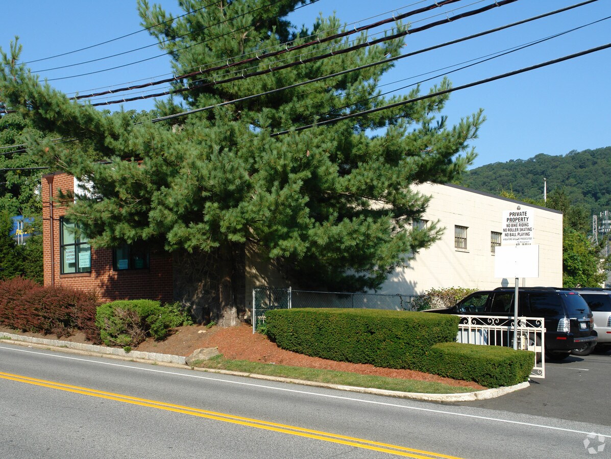 369 Bradhurst Ave, Hawthorne, NY 10532