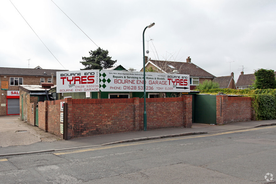 1 Oakfield Rd, Bourne End for lease - Primary Photo - Image 1 of 1