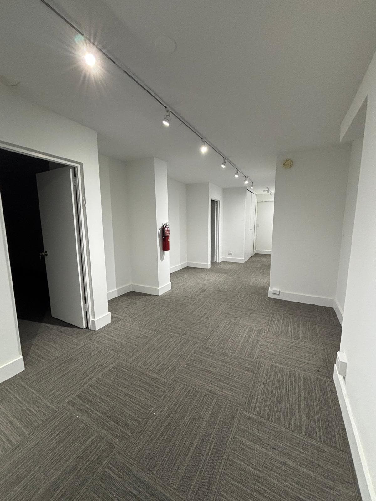 220 E 54th St, New York, NY for lease Interior Photo- Image 1 of 12