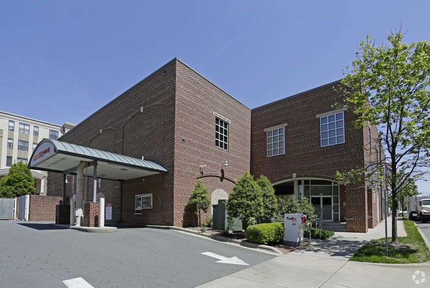 231 N Graham St, Charlotte, NC for sale - Building Photo - Image 2 of 10