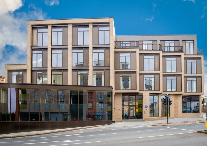 452-454 Finchley Rd, London for lease - Building Photo - Image 1 of 7