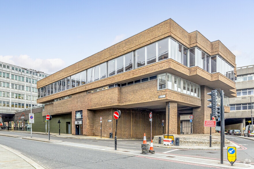 2 Puddle Dock, London for sale - Primary Photo - Image 1 of 1
