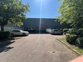 More details for 1/3 Avenue Jean Pierre Timbaud, Trappes - Industrial for Lease