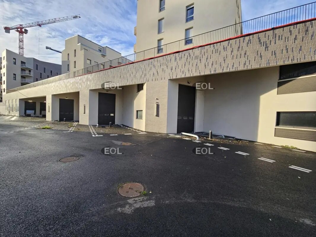Industrial in Ivry-sur-Seine for lease Building Photo- Image 1 of 15