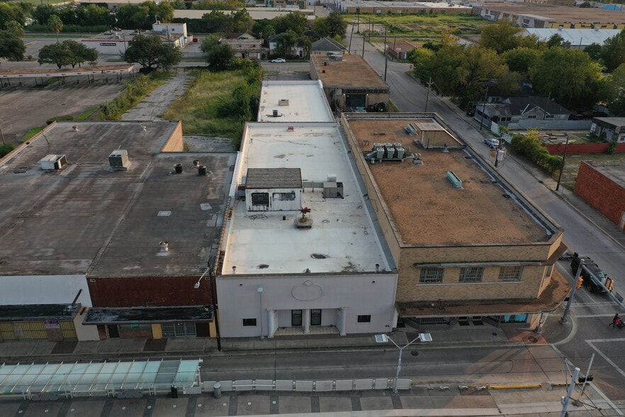 6704 Harrisburg Blvd, Houston, TX for lease - Aerial - Image 2 of 29