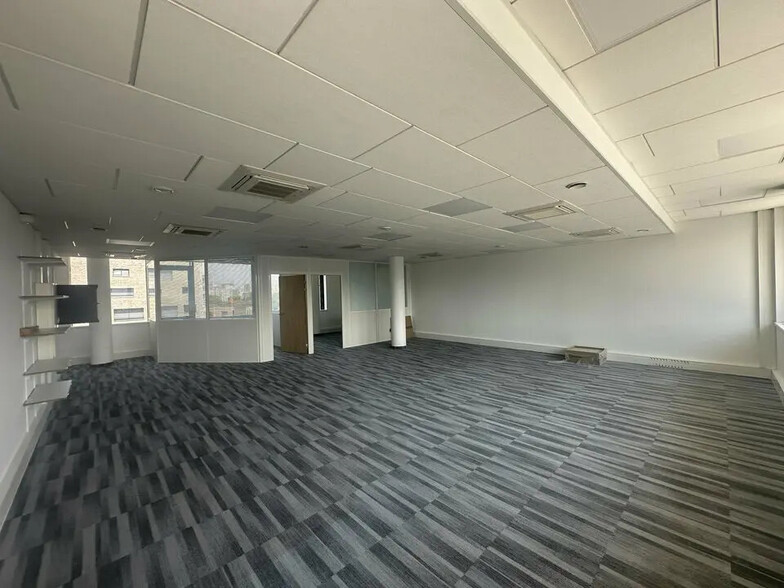 Office in Strasbourg for lease - Interior Photo - Image 2 of 5