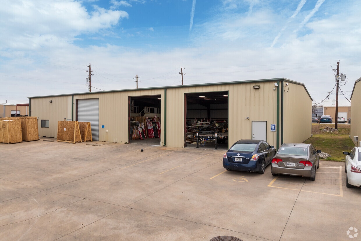 1834 Ferguson Ln, Austin, TX for lease Building Photo- Image 1 of 4