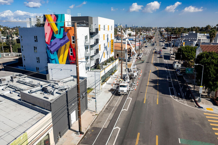 5115 W Adams Blvd, Los Angeles, CA for sale - Building Photo - Image 3 of 18