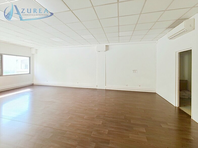 Office in Nice for lease - Interior Photo - Image 2 of 12