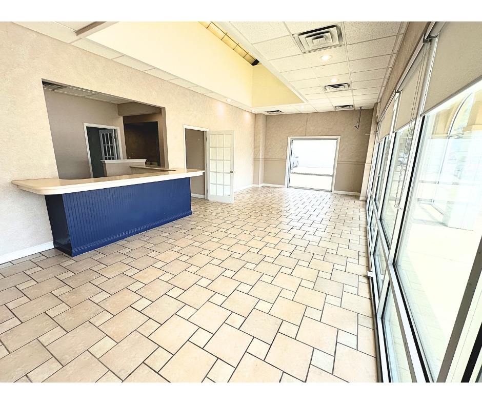 9409 Apison Pike, Ooltewah, TN for lease Interior Photo- Image 1 of 12