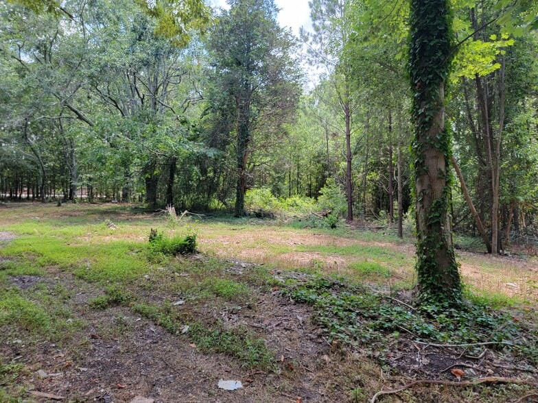 947-963 Sheppard Rd, Stone Mountain, GA for sale - Building Photo - Image 3 of 11