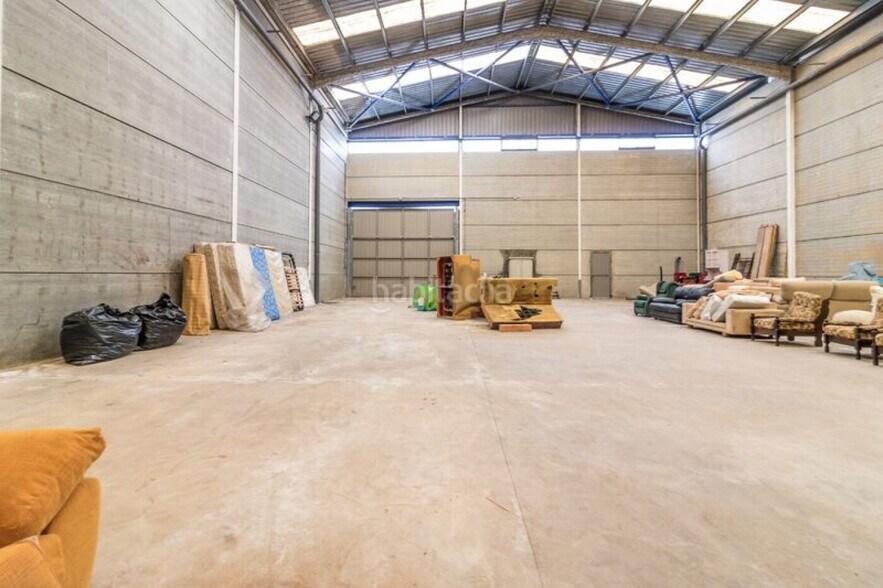 Industrial in València for sale - Building Photo - Image 1 of 7