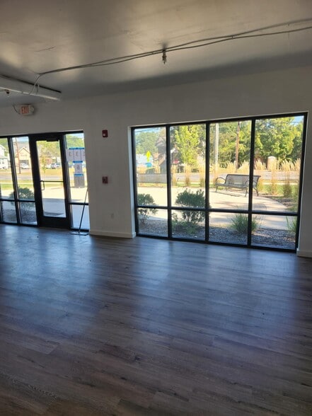 133 S East St, Amherst, MA for lease - Building Photo - Image 2 of 6