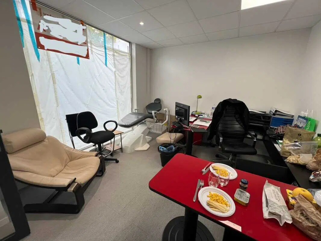 Office in Paris for lease Interior Photo- Image 1 of 3