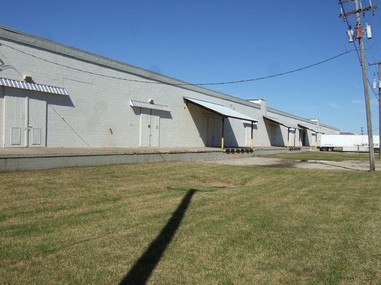 7215 SW Topeka Blvd., Bldg. 2703, Topeka, KS 66619, Topeka, KS for lease - Building Photo - Image 3 of 8