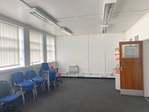 Woodland Ter, Pontypridd for lease Interior Photo- Image 2 of 8