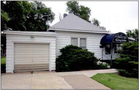 24 W 26th Ave, Hutchinson, KS for sale Primary Photo- Image 1 of 1