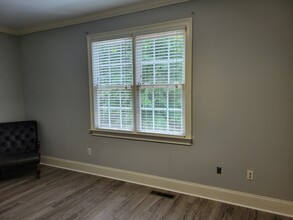 182 Ben Burton Cir, Athens, GA for lease Interior Photo- Image 2 of 3