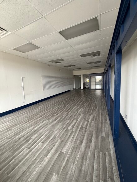 1551 Plainfield Rd, Joliet, IL for lease - Building Photo - Image 3 of 10