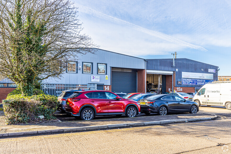 Barningham Way, London for lease - Primary Photo - Image 1 of 3