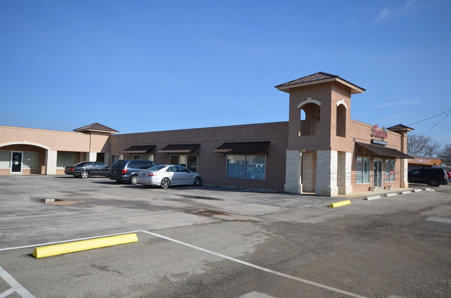 4005 Hwy 2147, Cottonwood Shores, TX for sale - Building Photo - Image 1 of 1