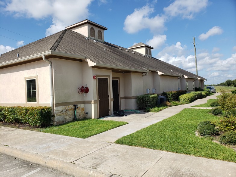 12234 Shadow Creek Pky, Pearland, TX for sale - Building Photo - Image 3 of 12