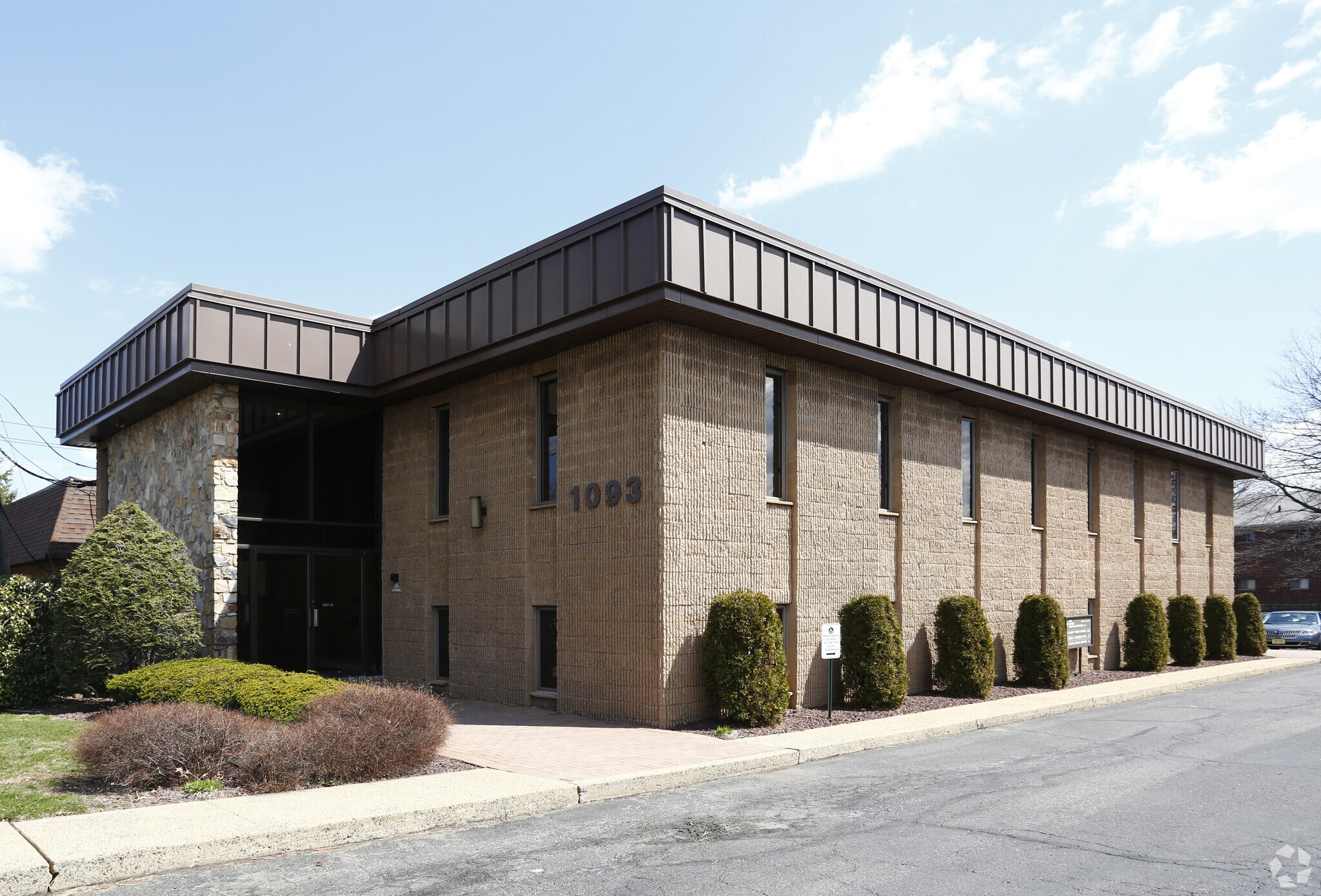 1093 Raritan Rd, Clark, NJ for sale Primary Photo- Image 1 of 1