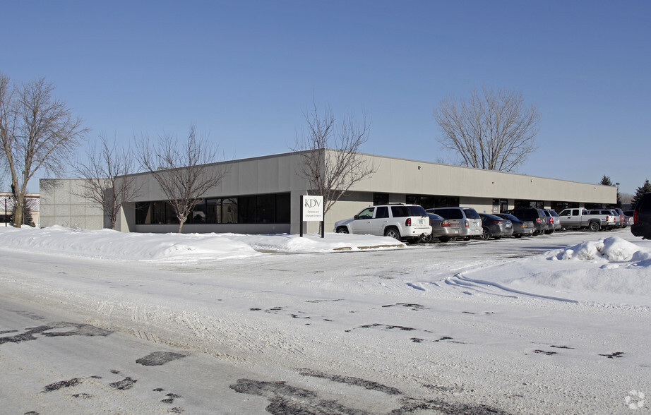 220 Park Ave S, Saint Cloud, MN for lease - Primary Photo - Image 1 of 33