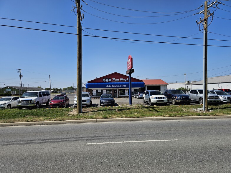 2 Pep Boys Locations portfolio of 2 properties for sale on LoopNet.com - Building Photo - Image 3 of 5