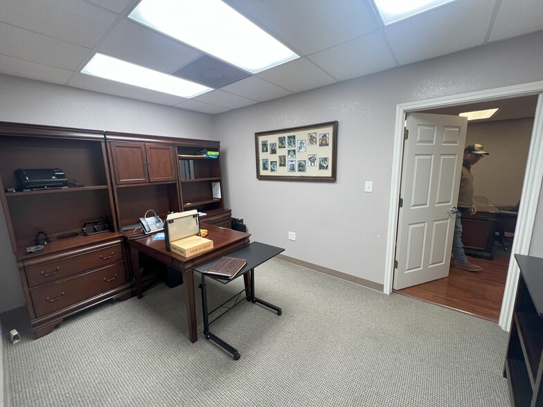 721 Peach Creek Cut Off, College Station, TX for lease - Building Photo - Image 3 of 7