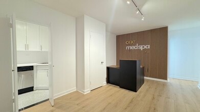 155 E 55th St, New York, NY for lease Interior Photo- Image 1 of 5