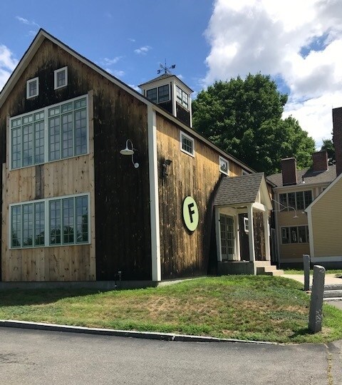 12 Silver Lake Rd, Hollis, NH for sale Primary Photo- Image 1 of 1