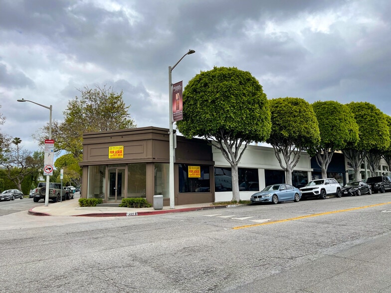 449-457 N Robertson Blvd, Los Angeles, CA for lease - Building Photo - Image 2 of 5