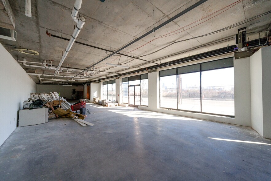 829 Garfield Ave, Jersey City, NJ for lease - Interior Photo - Image 2 of 16