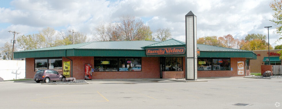 1896 S Maple Ave, Fairborn, OH for lease - Primary Photo - Image 1 of 3