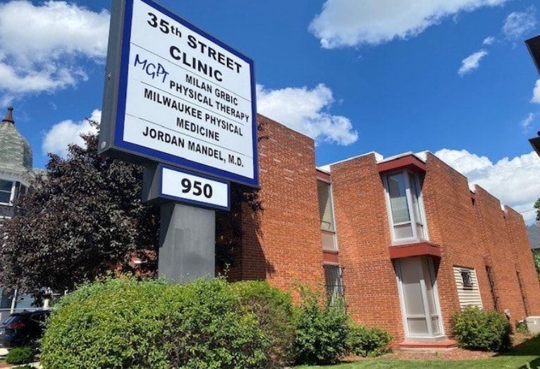 950 N 35th St, Milwaukee, WI for lease - Primary Photo - Image 1 of 3