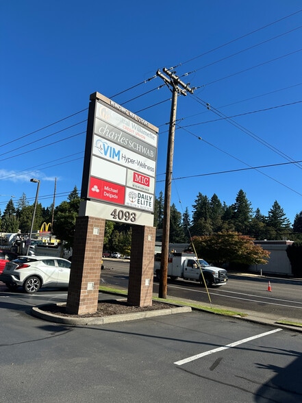 4093 Commercial St SE, Salem, OR for lease - Building Photo - Image 2 of 7