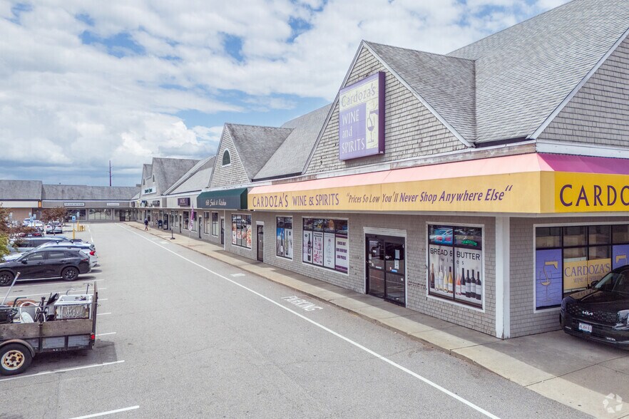 2-34 Sconticut Neck Rd, Fairhaven, MA for sale - Primary Photo - Image 1 of 1