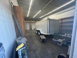 1390 Commerce Blvd, Sarasota, FL for lease Interior Photo- Image 1 of 12