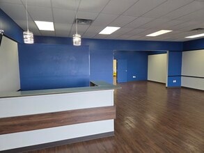2526-2540 Hilliard Rome Rd, Hilliard, OH for lease Interior Photo- Image 2 of 7