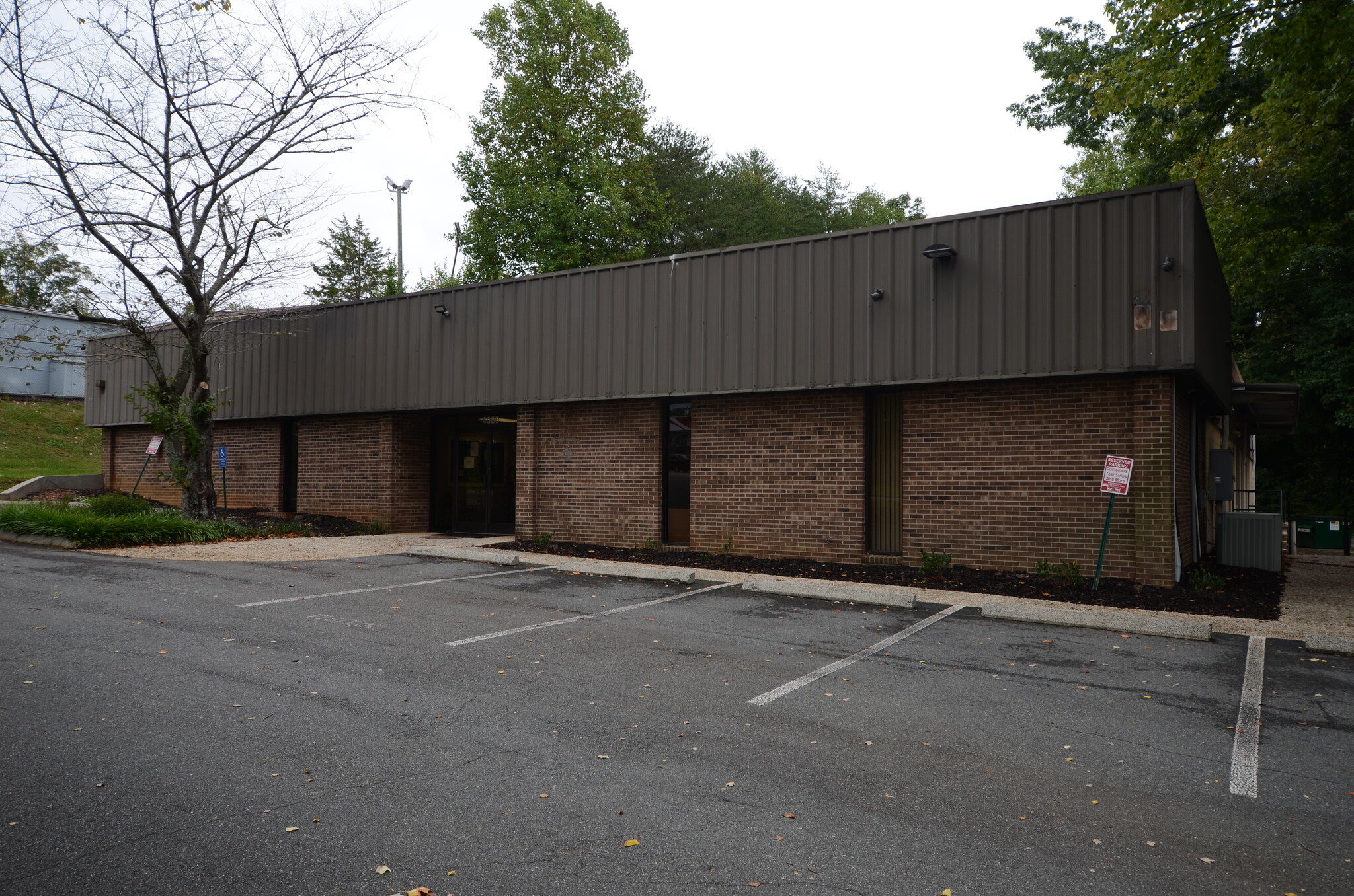 4000 Brownsboro Rd, Winston-Salem, NC for sale Building Photo- Image 1 of 14