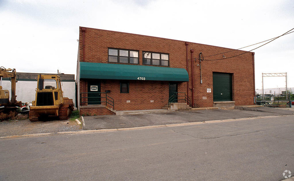 4703-4705 Webster St, Bladensburg, MD for lease - Building Photo - Image 1 of 5